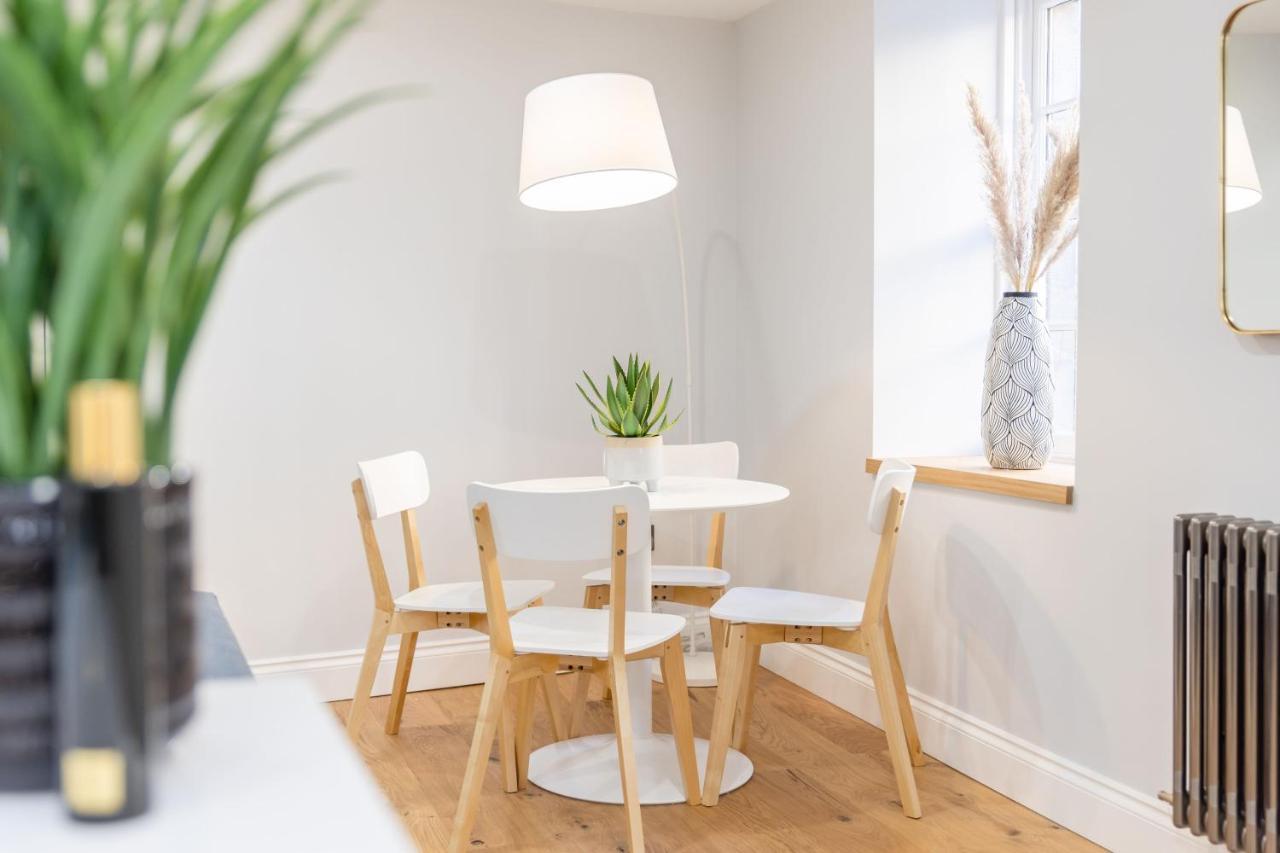 Dragon Suites - Yukina Suite - 2 Bed City Centre House With Garden — Photos 3